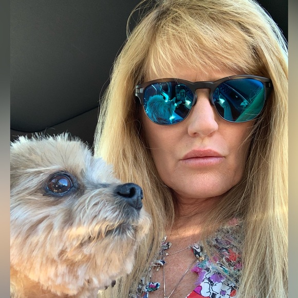 Meet your Posher, Carin - Picture 3 of 8